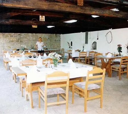 호텔 Arbanassi Hotel 2*
