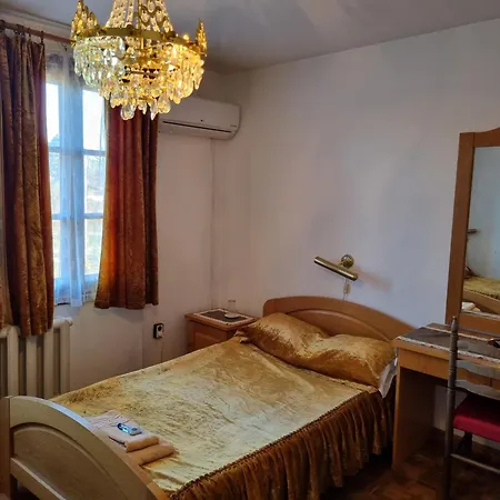 호텔 Arbanassi Hotel 2*